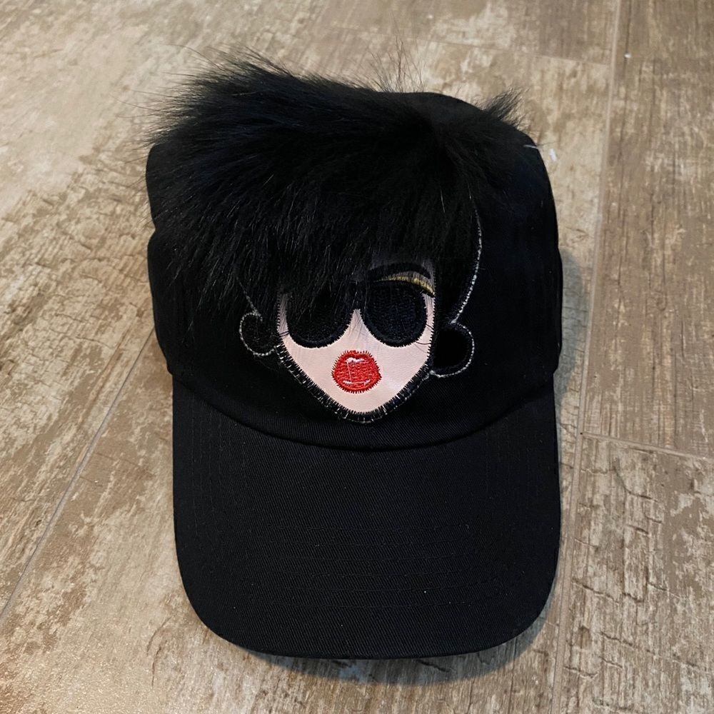 Trendy hat   - Picture 3 of 4